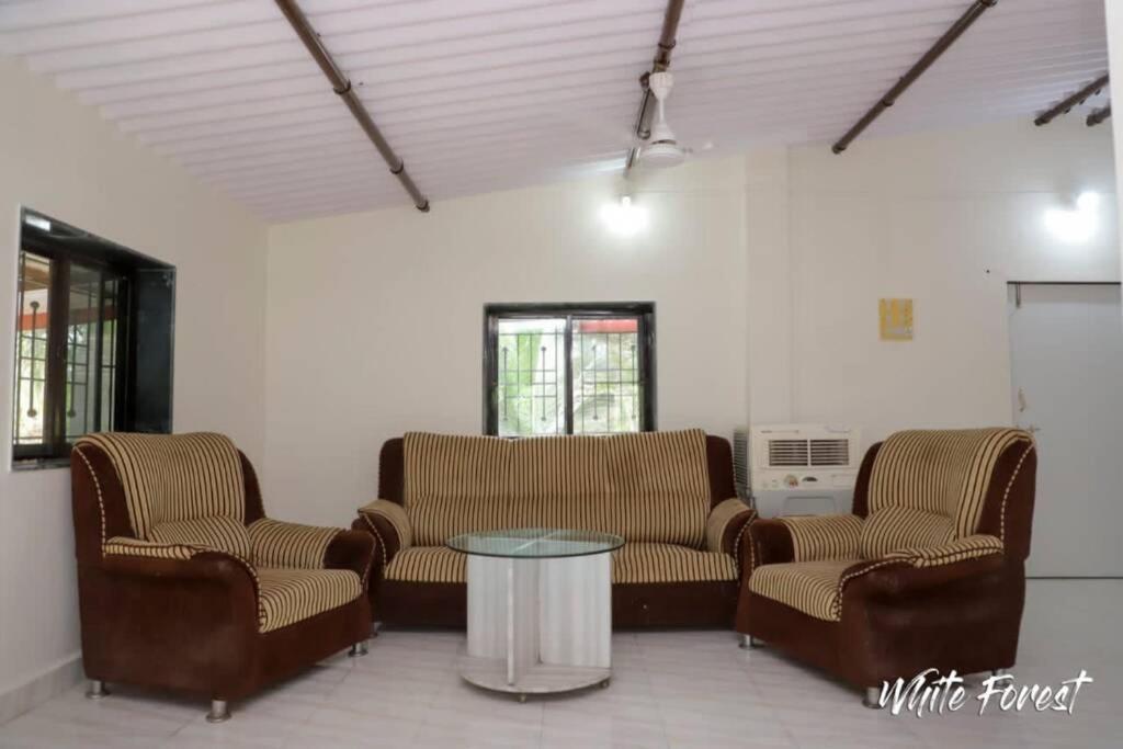 White Forest Farm House At Karjat Villa Exterior foto